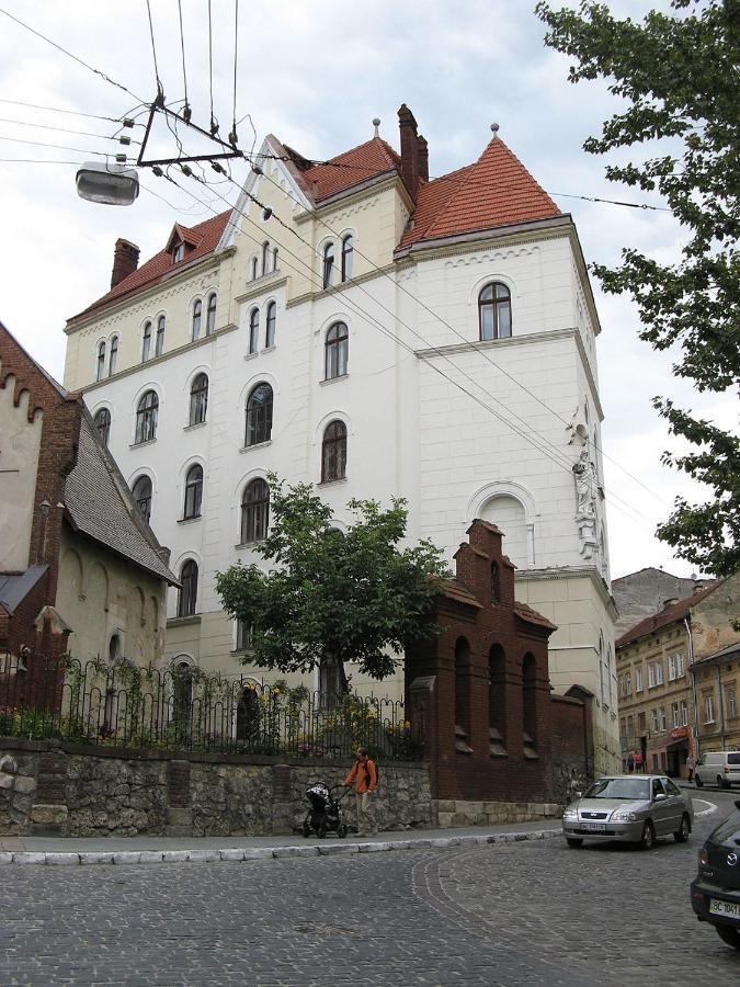 Izuminka V Centre Goroda Lviv Bagian luar foto